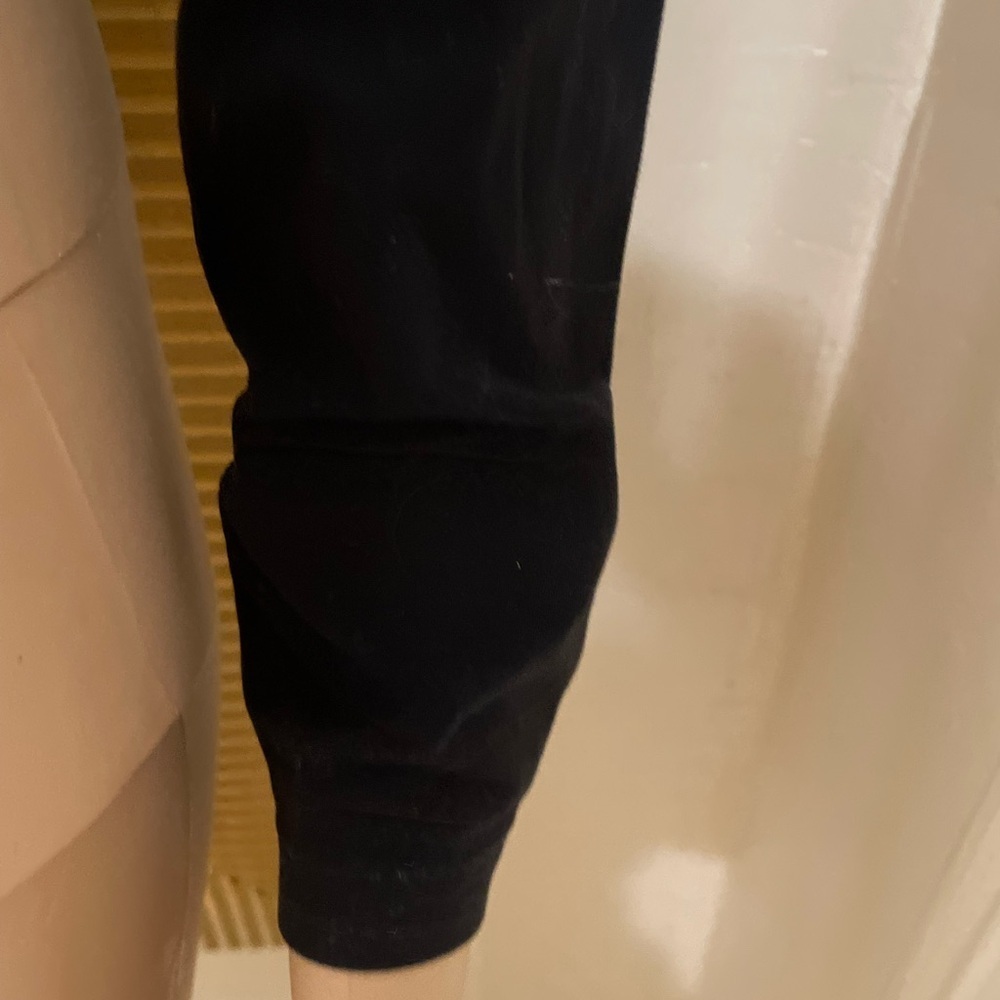 Lululemon Women's Black V-Neck Top - Picture 10 of 16